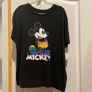 Disney Pride Mickey 3X 🖤🖤🌈🌈 28pit to pit.